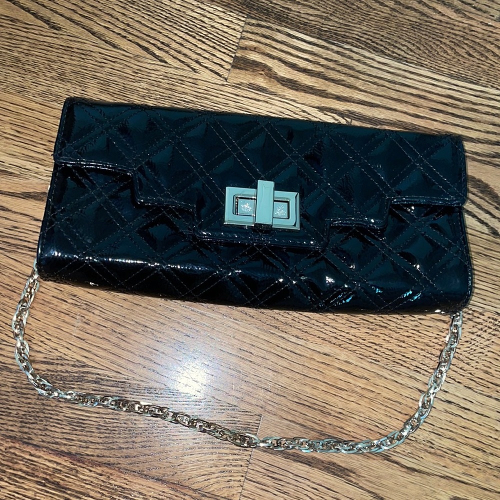 Black patent purse